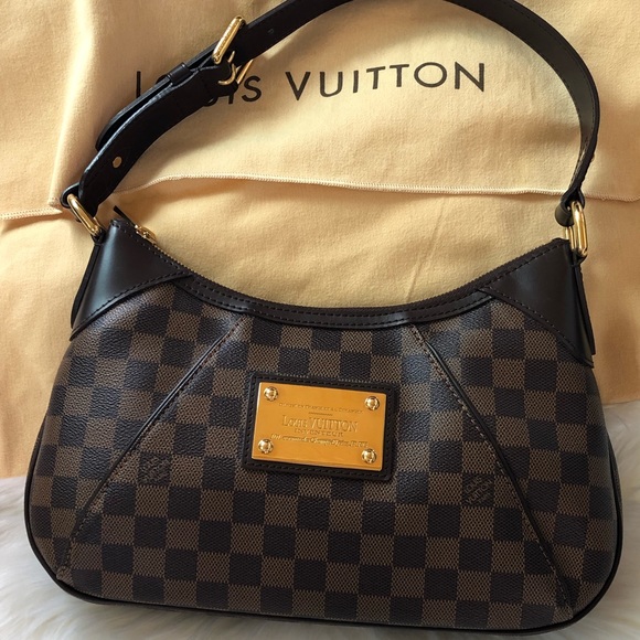 Louis Vuitton Handbags - 😍AUTHENTIC LOUIS VITTON THAMES PM SHOULDER BAG😍
